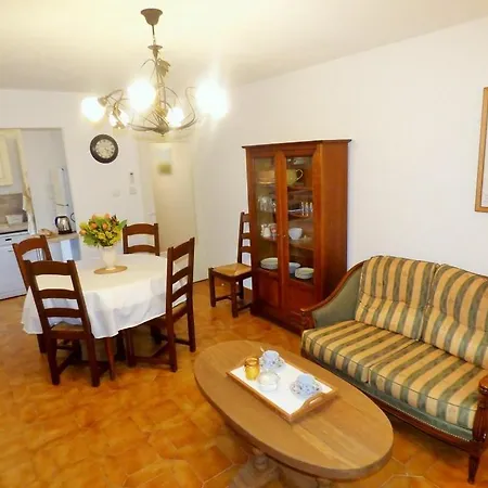 Refait A Neuf ! 2 Chambres, 200m De La Plage, Commerces,restaurants, A Pieds.